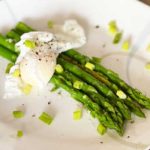 Keto-Asparagus-with-Poached-Egg