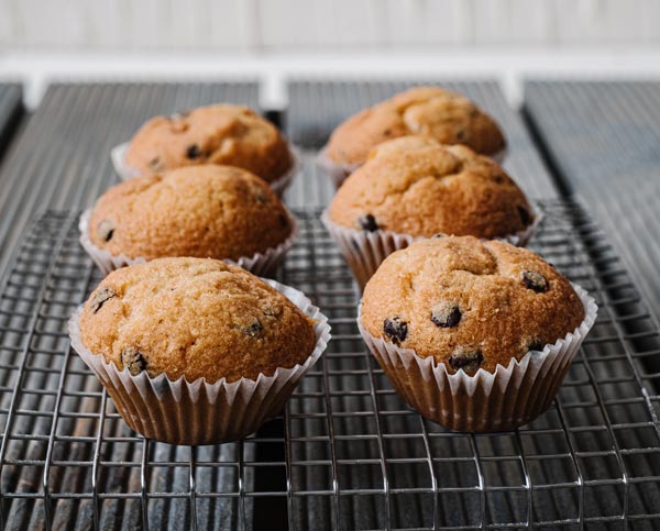 Best-Easy-Chocolate-Chip-Muffins-Recipe