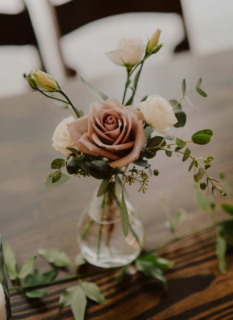Bud-vases-for-wedding-flowers