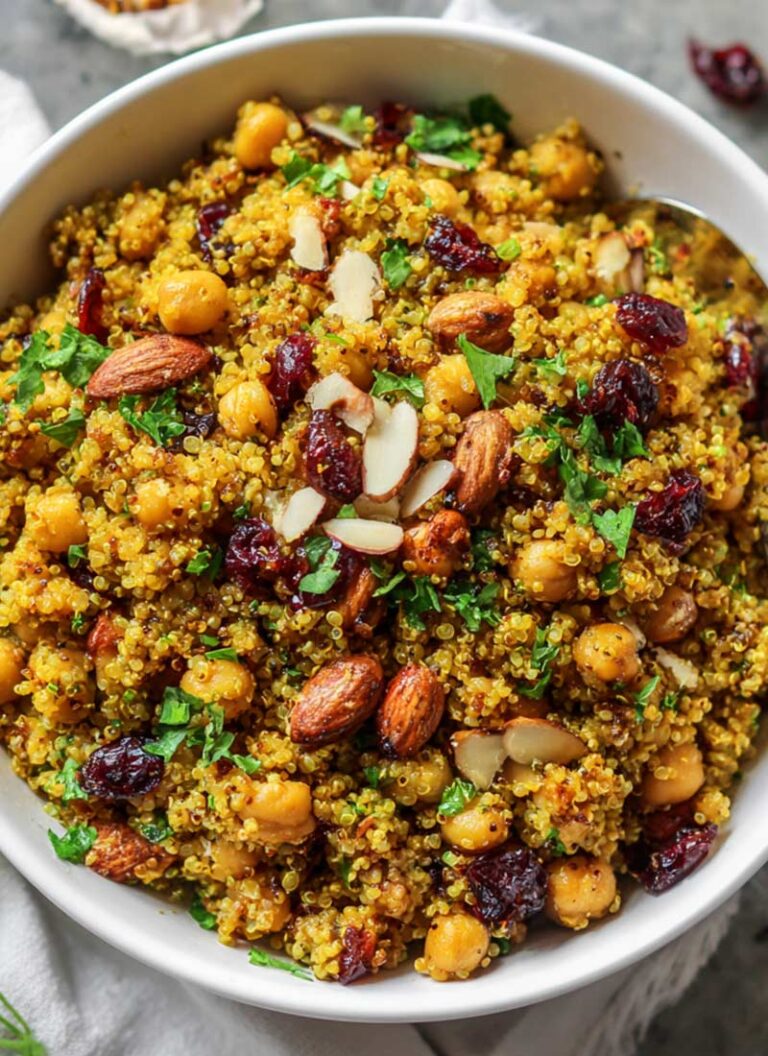 Maroccan-chickpea-quinoa-salad-bowl