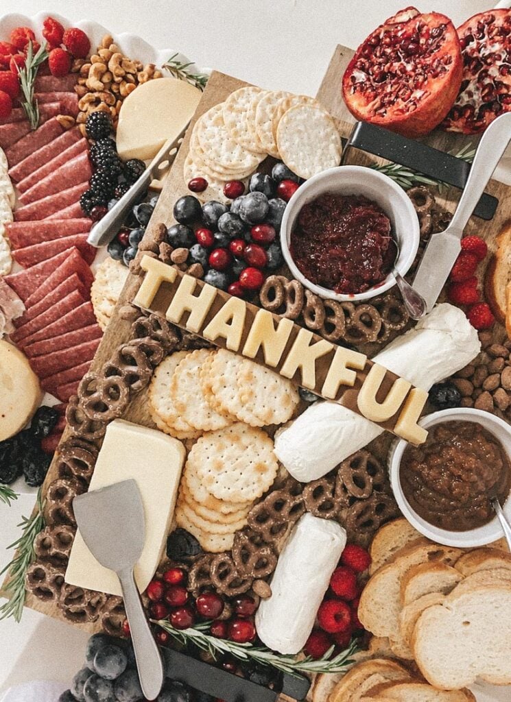 thanksgiving charcuterie board ideas